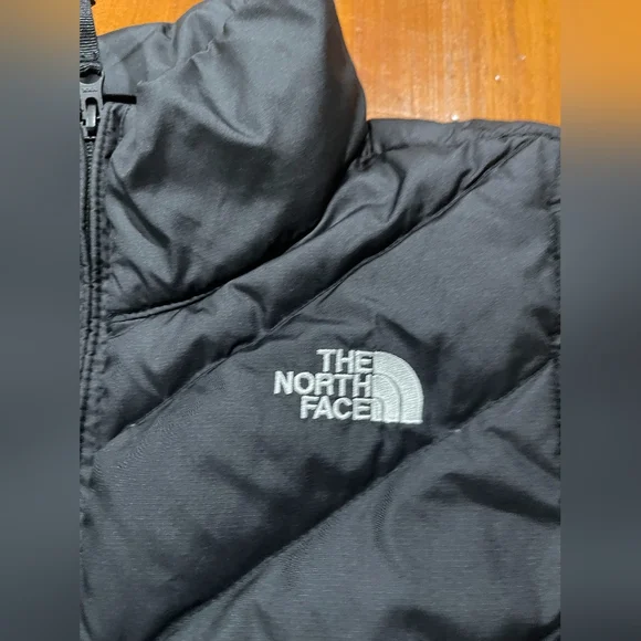 The North Face Women's Black Puffer 550 Down Fill Full Zip Vest Size Large - Picture 3 of 6